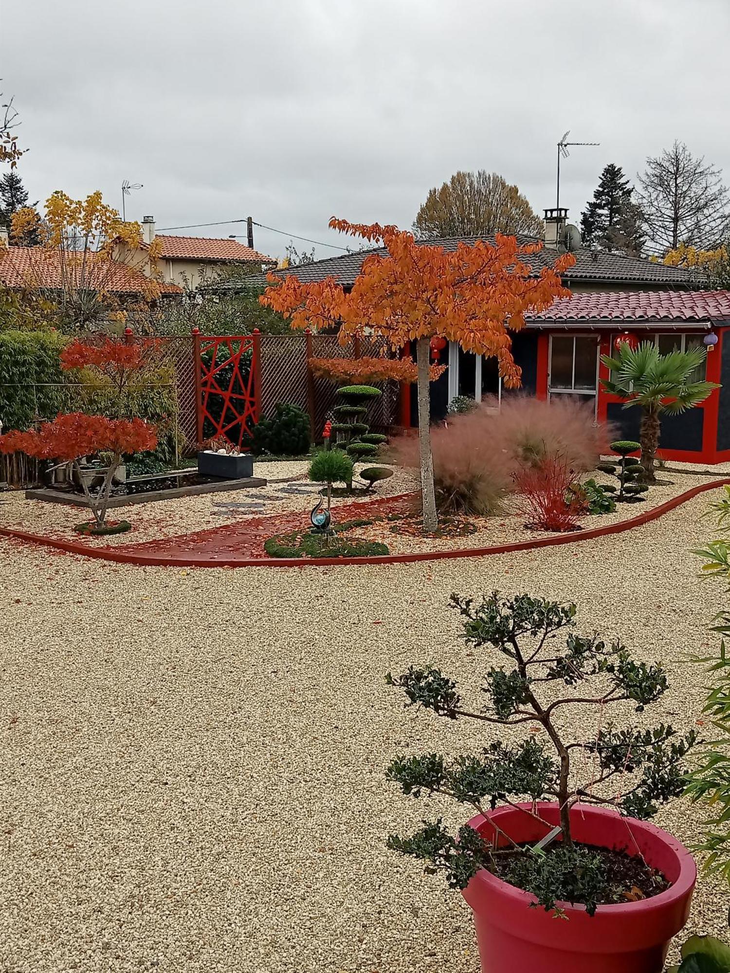 Une Pause Quelque Part Au Jardin Des Erables Et Des Niwakis Saint-Medard-de-Guizieres Bagian luar foto