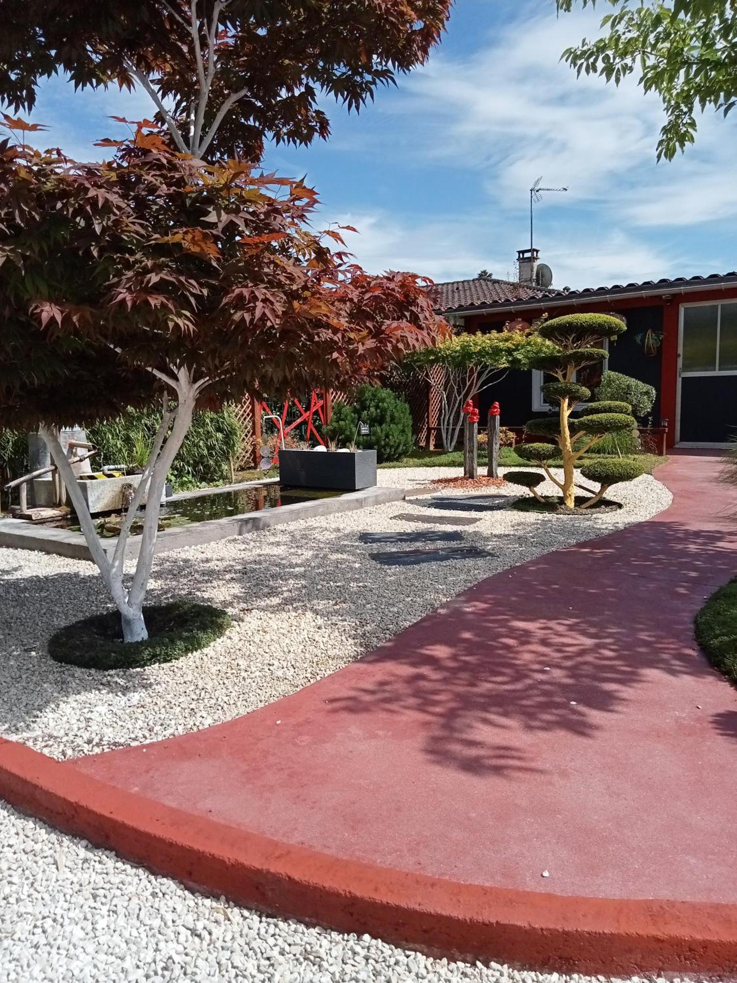 Une Pause Quelque Part Au Jardin Des Erables Et Des Niwakis Saint-Medard-de-Guizieres Bagian luar foto
